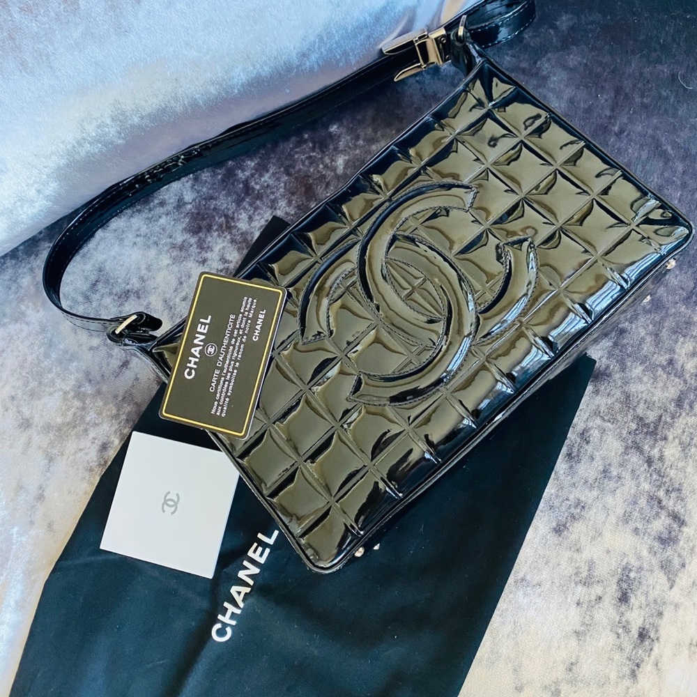 **RARE** authentic patent leather quilted Chanel!